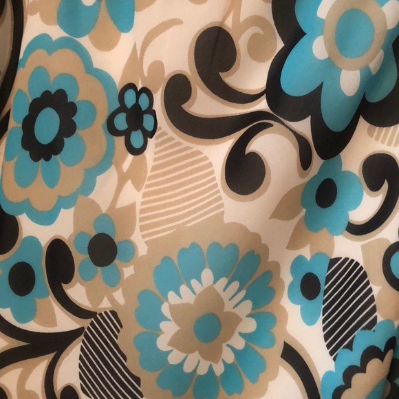 Very Pretty Skirt!! - Picture 3 of 3